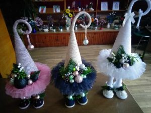 Read more about the article „Kalėdinės dekoracijos“ Kurklių bibliotekoje